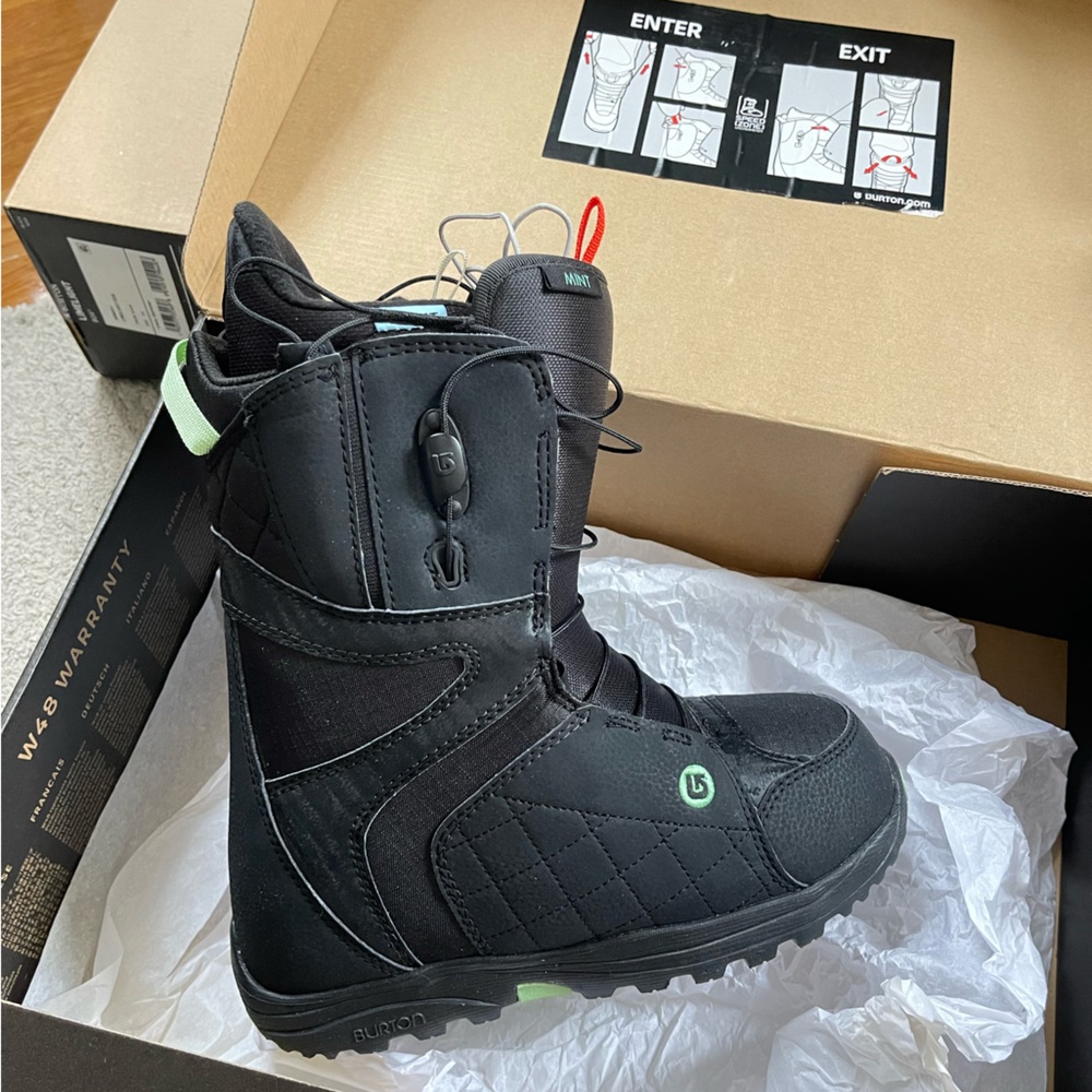 Burton Snowboard Boots size 6/half US